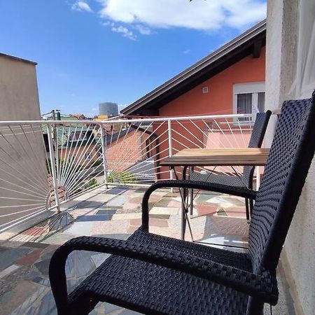 Udoban Stan Sa Terasom U Mirnom Okruzenju Apartment Zagreb Exterior photo