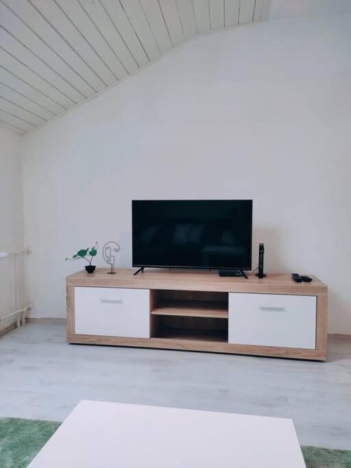 Udoban Stan Sa Terasom U Mirnom Okruzenju Apartment Zagreb Exterior photo